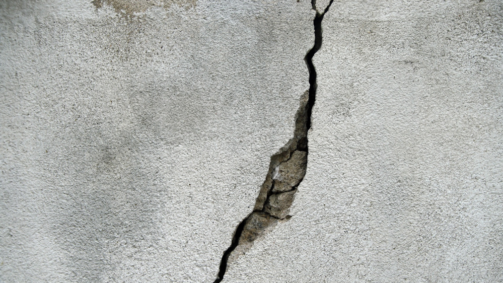 Crack in wall